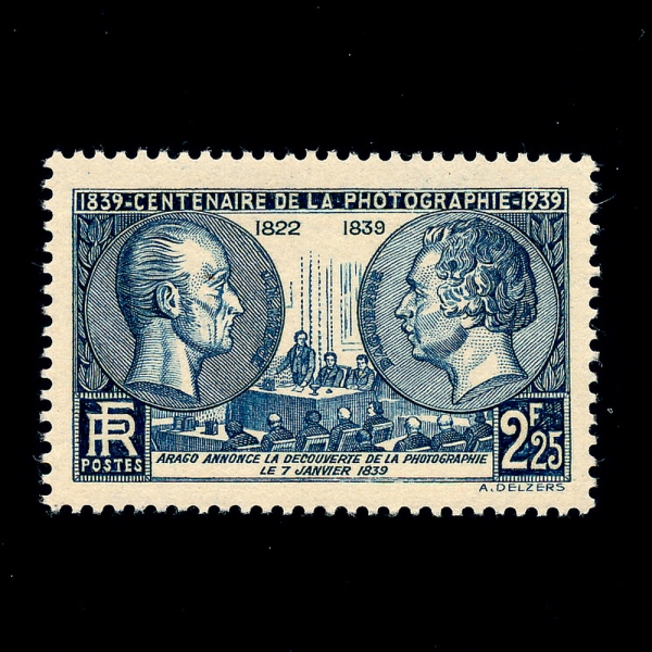 FRANCE()-#374-2.25f-JOSEPH NICEPHORE NIEPCE AND LOUIS JACQUES MANDE DAGUERRE(߸)-1939.4.24